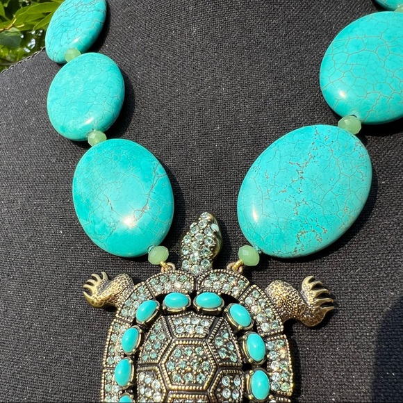 Heidi Daus Sparkling Latge Turquoise Turtle Necklace - Picture 3 of 16